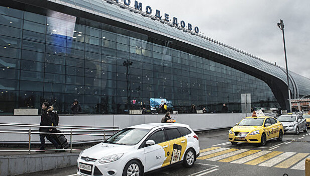 В "Домодедово" усилили меры безопасности после взрывов в Петербурге