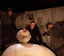 Человеческие головы и огромное яйцо на сцене: рассказываем, каким будет спектакль &ldquo;Годунов&rdquo; в театре кукол