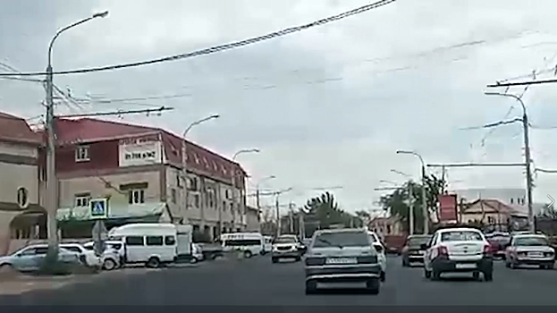 Как в сказке: асфальт на астраханских дорогах вырос за ночь
