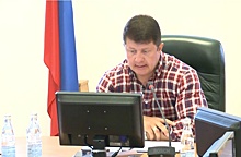 «Ладошками собирайте»: мэр Ярославля отчитал глав районов за прибордюрную пыль