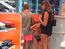 Семья туристов в купальниках в Сочи возмутила местных