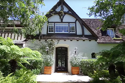 Дом Брэда Питта и Дженнифер Энистон выставили на продажу в США