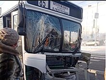 В Красноярске в ДТП с участием автомобиля, автобуса и трамвая пострадали люди