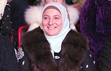 Путин  присвоил звание "Мать-героиня" жене главы Чечни