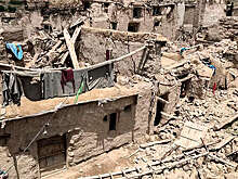 В результате землетрясений и наводнений в Афганистане пострадали десятки человек