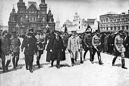 Зачем большевики снова сделали Москву столицей