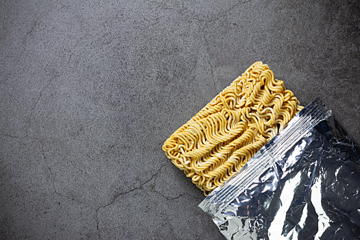 Названа увеличивающая вдвое риск возникновения онкологии быстрая еда