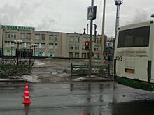 Автобус, ехавший на красный, сбил мужчину в Череповце