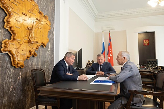 Губернатор Бочаров обсудил дорожные работы с главой Упрдор Москва - Волгоград