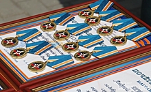 Курских спасателей наградили медалями за безупречную службу