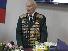 Волгоградцы поздравили с 96-летием ветерана Великой Отечественной войны