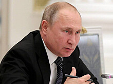 Путин потребовал от банкиров защитить непрофессиональных инвесторов