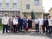 В Самаре Дмитрий Азаров и Сергей Берижицкий открыли памятник прокурорам-фронтовикам