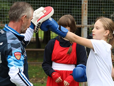 Депутаты и федерация бокса провели мастер-класс для школьников