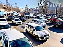 Предпраздничные заторы сковали дороги Владивостока на 8 баллов