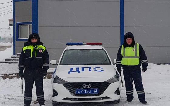 В Рязани автоинспекторы спасли женщину с больным сердцем