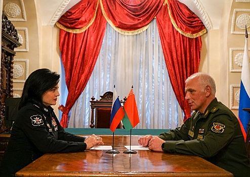 Замминистра обороны РФ Татьяна Шевцова встретилась со своим белорусским коллегой генерал-майором Игорем Можиловским