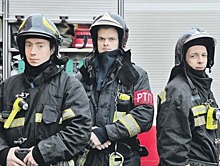 Пожарные вынесли из горящего дома на Новопесчаной улице двоих детей