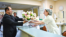 Глава Химок поздравил врачей военного госпиталя с Днем медработника