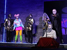 Нижегородский театр «Комедiя» перенес героев Пушкина в современность