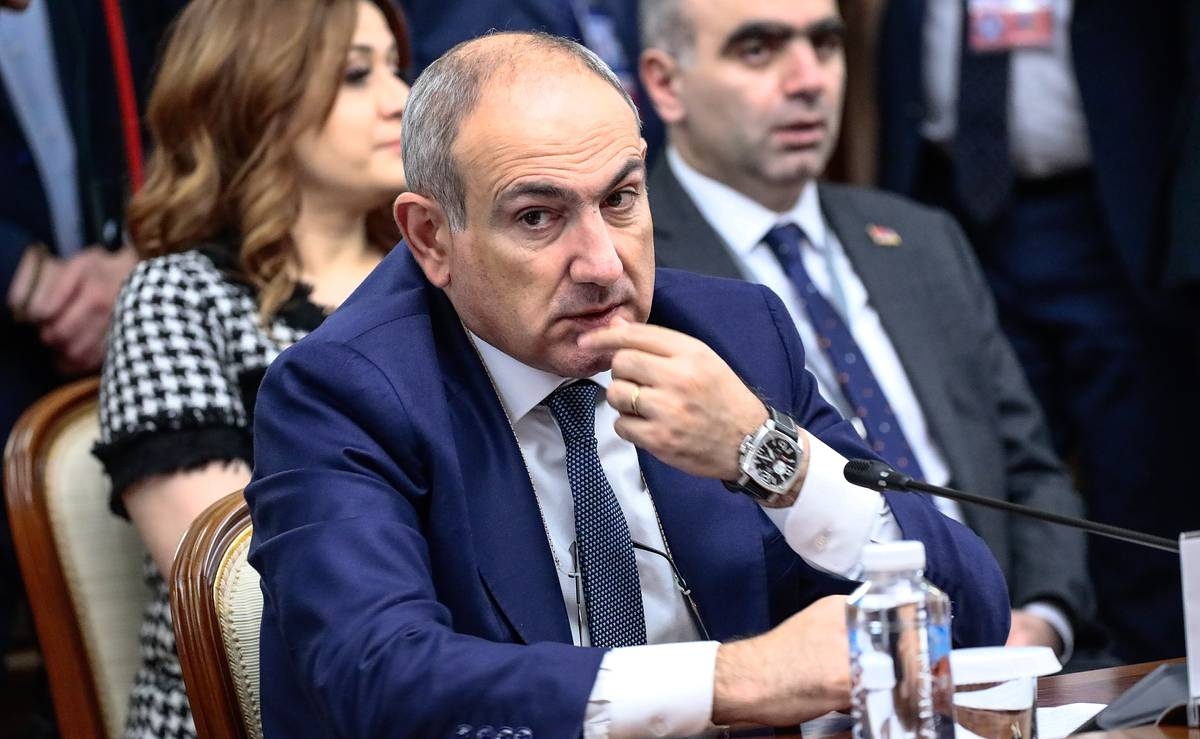 Ġ:       