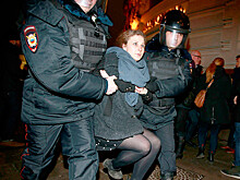 Алехину задержали у здания ФСБ