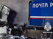 Ночью в Оренбурге сгорела фура «Почты России»