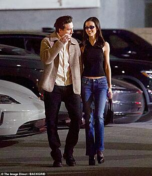 Счастливые Бруклин Бекхэм и Никола Пельтц снова попали в объектив папарацци на фоне скандала с семьёй: фото