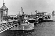 Блокадница предложила переименовать Благовещенский мост и набережную Шмидта