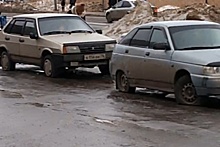 В Рыбинске массово порезали машины на парковке: версии преступления