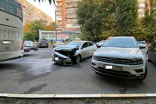 Водитель неизвестен: в Ростове столкнулись пять ииномарок