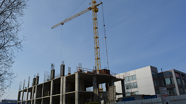 Строителям в Саратове не хватает квалифицированных кадров и финансирования