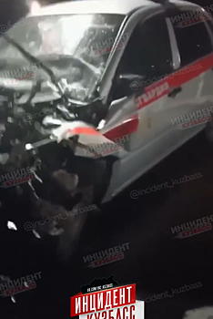 Двое пострадали: поезд в Кузбассе уничтожил машину с символикой Росгвардии