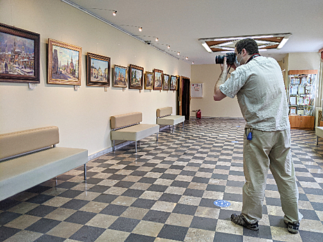 Нарисую я Москву. В КЦ «Рублево» проходит персональная выставка Андрея Ковалевского