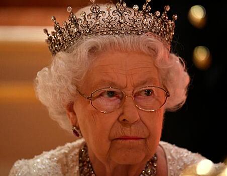 Британский дизайнер рассказал о невероятной практичности королевы Елизаветы II