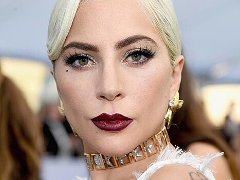 Леди Гага появилась на публике с новым бойфрендом