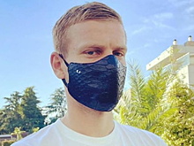 Кокорин показал маску за 30 тысяч рублей
