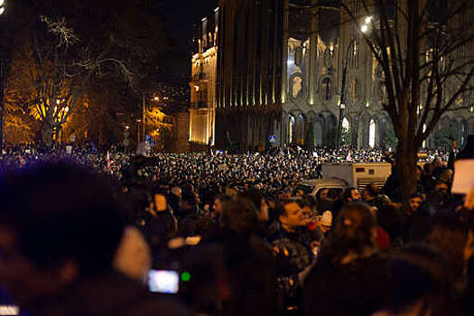 Оппозиционное шествие началось по проспекту Руставели в Тбилиси