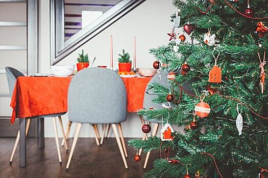 Бюджетные способы украсить квартиру к Новому году