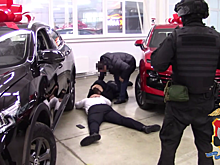 В Удмуртии перед судом предстанут пять сотрудников автосалона, похитивших у клиентов более 7 млн рублей