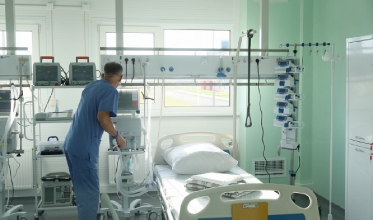 Сегодня работает больница. Вакансии больница. Поликлиника ярославль. Александровская больница санкт-петербург. Больница кабинет.