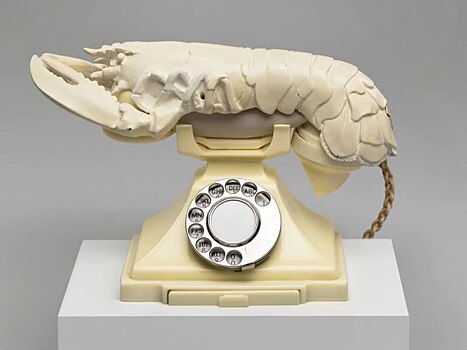 В музее Дали телефон-лобстер научили отвечать на вопросы голосом художника