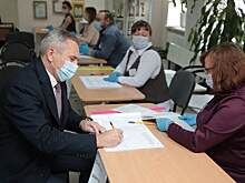 «Губернатор доволен». Пиняев выложил фото с главой Самарской области