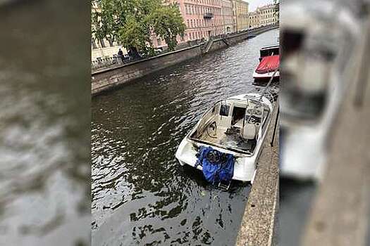Транспортная прокуратура начала проверку после возгорания катера в Петербурге