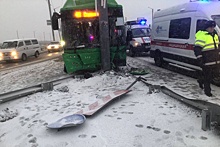В Челябинске в ДТП с автобусом пострадали 12 человек