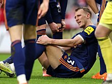 У Берна из «Ньюкасла» перелом ребра и прокол легкого. Защитник получил коленом в бок от Мукиеле в дерби с «Сандерлендом», его доставили в больницу из-за проблем с дыханием