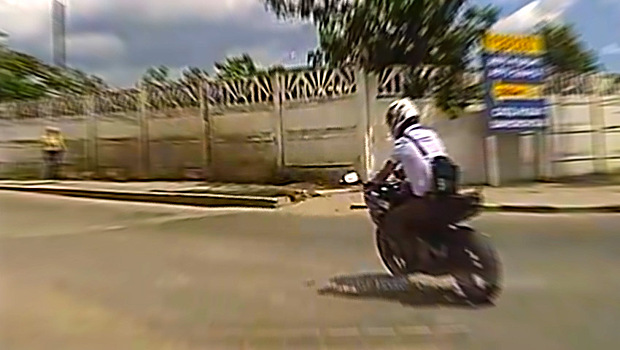 "Ну, погоди!": водитель бросился в погоню за хамом на скутере