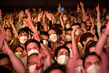 В Барселоне провели самый масштабный концерт в Европе с начала пандемии
