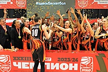 Баскетболистки екатеринбургского УГМК празднуют 17-й титул чемпионок России