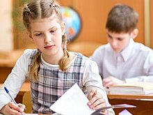 Психолог рекомендовала школьникам начинать просыпаться пораньше